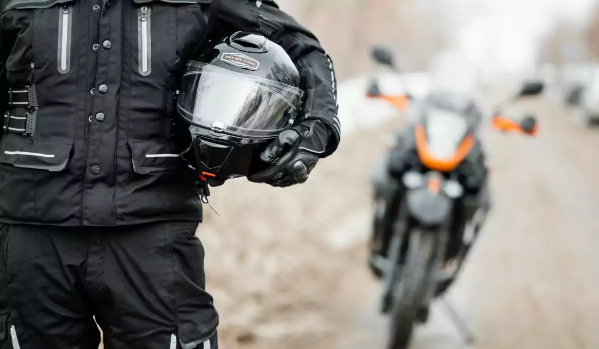 What to do with Motorcycle Helmet When Parked? - RevZly