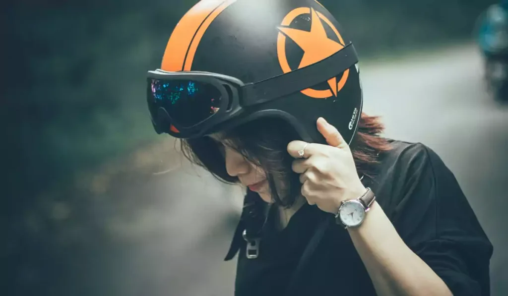How to Make a Motorcycle Helmet Fit Better and Make it Comfortable